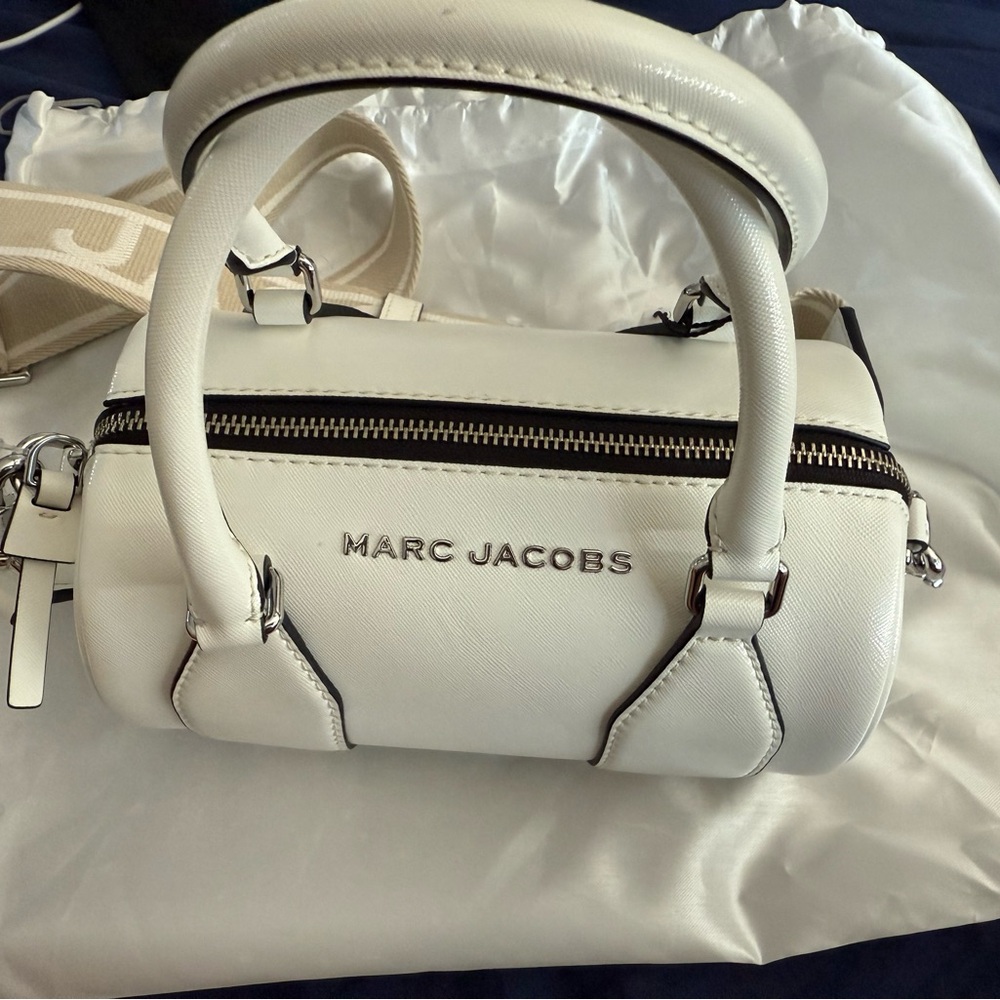 Marc Jacobs Barrel Bag in White - New